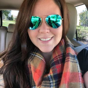 Meet your Posher, Danielle